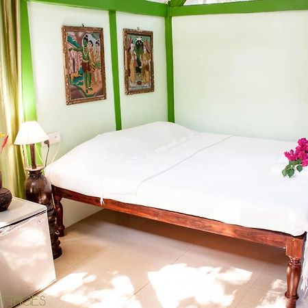 Leela Cottages Morjim Esterno foto